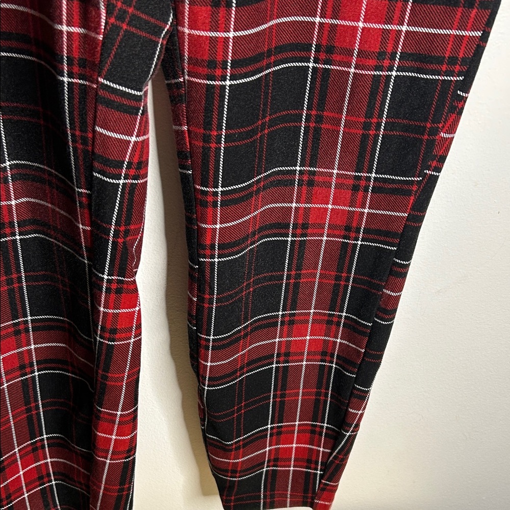 Torrid Red and Black Plaid Pull on Pocket Pixie Leggings - Picture 7 of 10